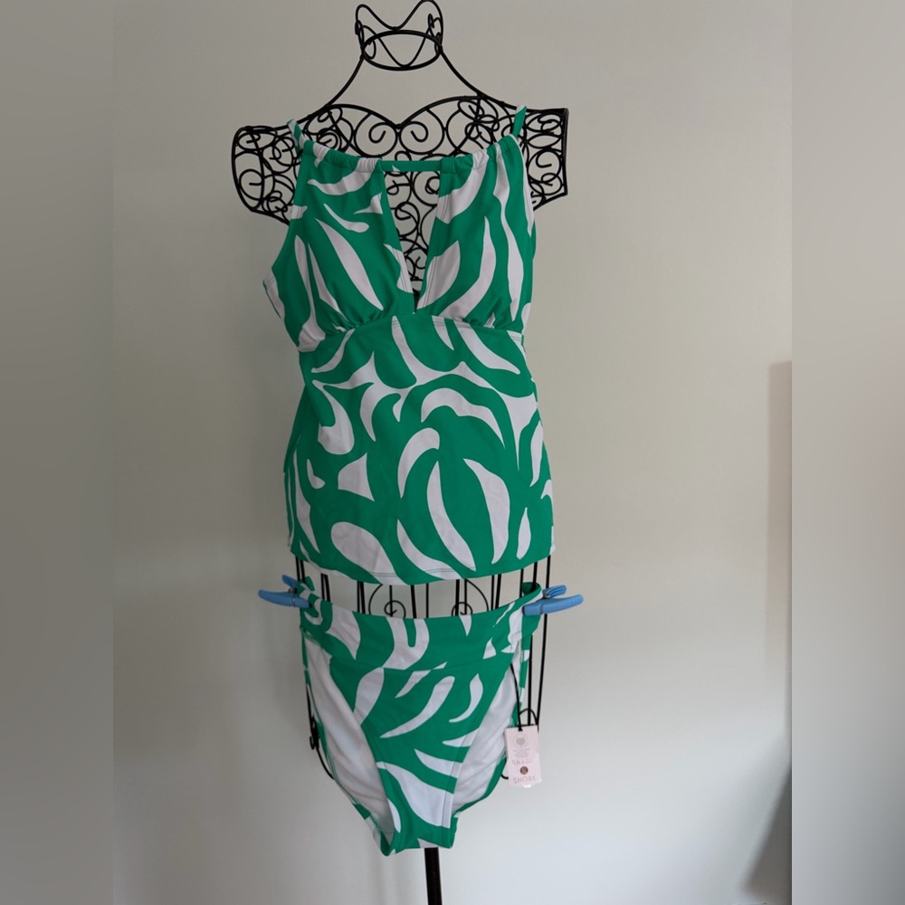 Shade & Shore  two pieces tankini in white, emerald green and  gold tone details